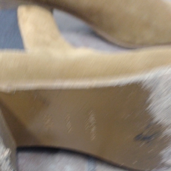 Saint Laurent Tan Suede Chelsea Boots - Picture 10 of 11